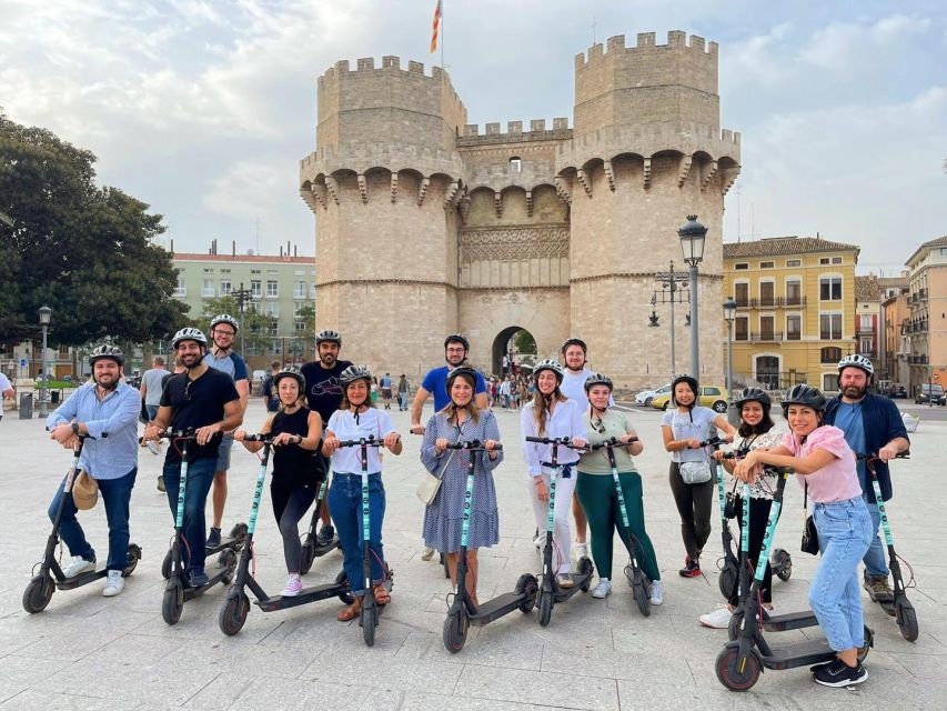 Valencia: Private City Tour on Bike,E-Bike&E-Scooter - Seeing the City of Arts and Sciences by wheel