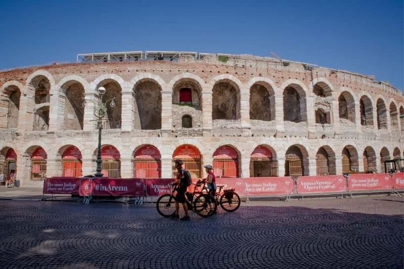 Verona e-bike tour: city center and panoramic views - Ponte Pietra and the climb into the Torricelle