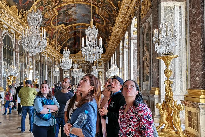 Versailles Bike Tour with Market, Gardens & Guided Palace Tour - Meeting the guide and riding from Paris