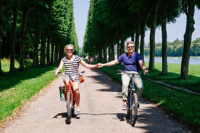 Versailles Full Day Bike Tour with Palace, Gardens, & Picnic - Entering the Palace of Versailles