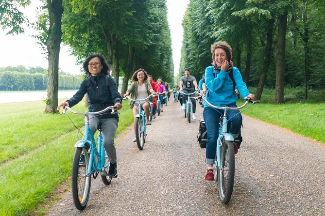 Versailles Palace Bike Tour with Market & Marie-Antoinette hamlet - Forest Paths and the Palace Finale