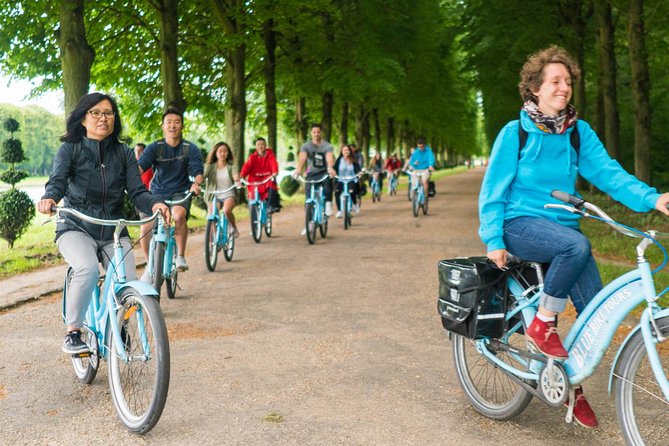 Versailles Palace Bike Tour with Market & Marie-Antoinette hamlet - Guides, Group Size, and the Human Side