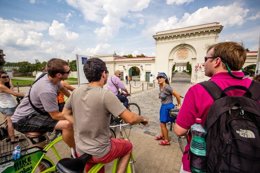 Vienna by Bike 3-Hour All-In-One City Bike Tour in English - Weather, clothing, and practical preparation