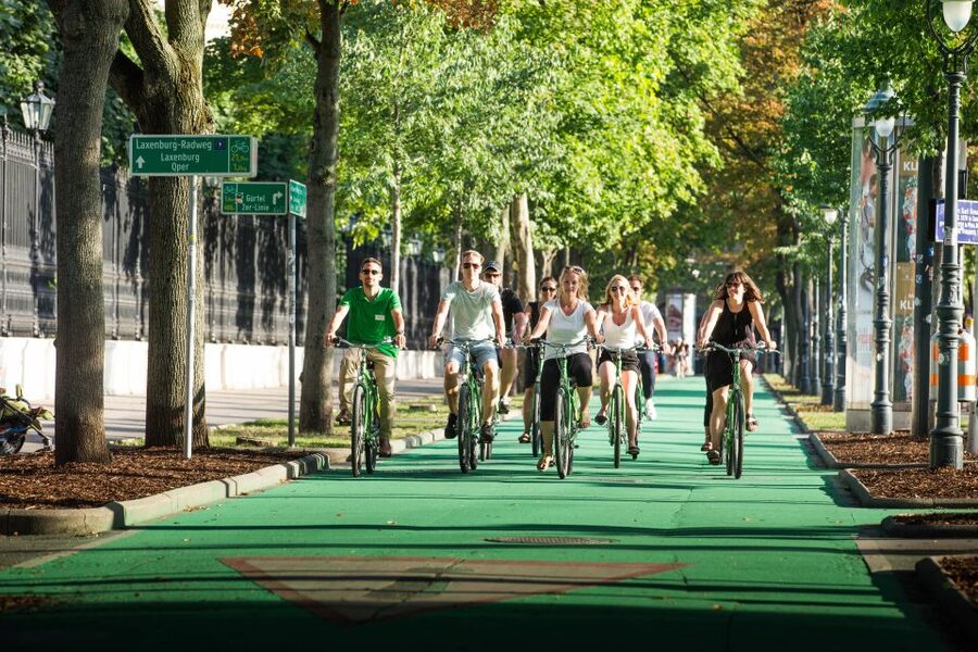 Vienna by Bike 3-Hour All-In-One City Bike Tour in English - Franz Josefs Kai to the Ringstrasse