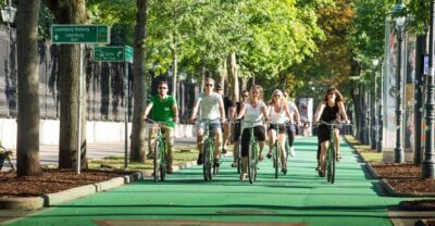 Vienna by Bike 3-Hour All-In-One City Bike Tour in English
