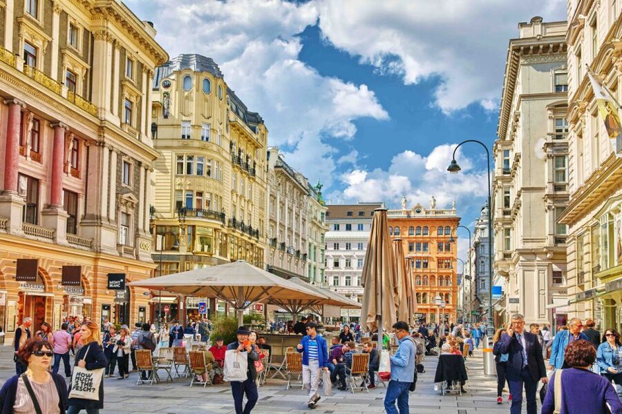 Vienna: City Highlights Guided Bike Tour - Why a bicycle works so well in central Vienna