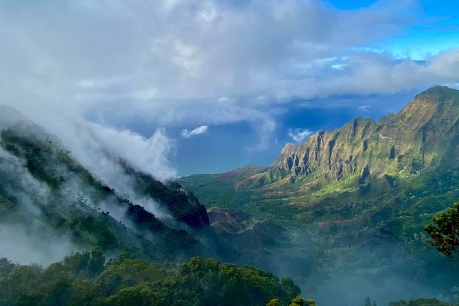 Waimea Canyon Downhill Bike Ride - Niʻihau and the view toward the Forbidden Island
