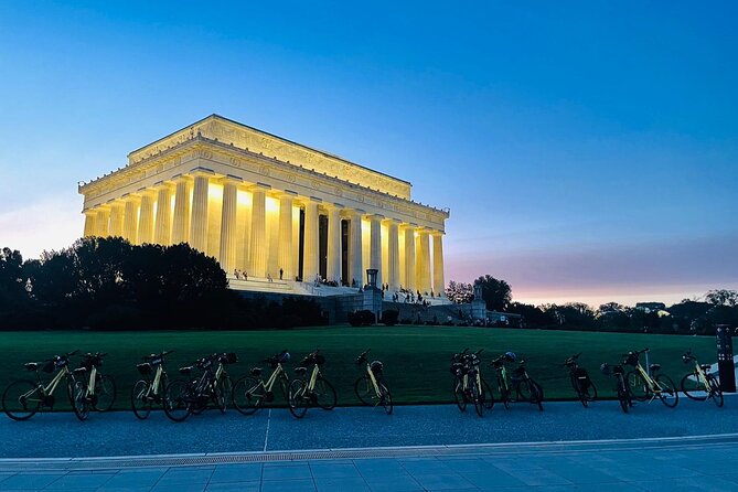 Washington DC Sites at Night Guided Bicycle Tour - Check-in, bikes, and the first few minutes