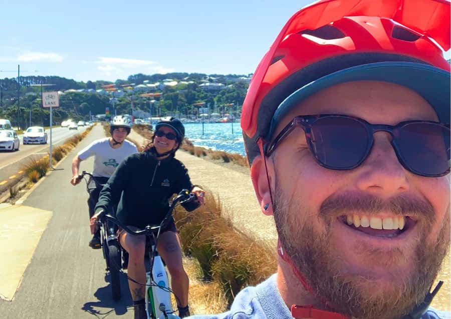 Wellington Electric Bike Rental - Following the coast toward Miramar and Lyall Bay